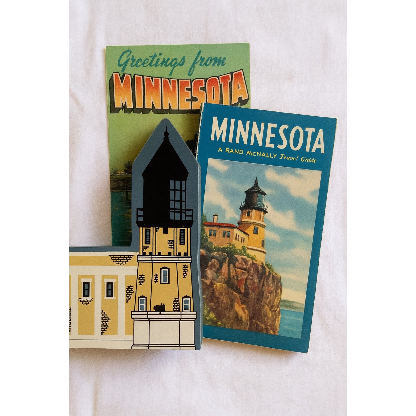 Cat’s Meow Village Split Rock Lighthouse Minnesota 1990 Series Signed 1993 Vintage Collectible