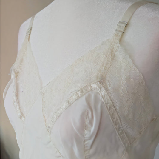 Vintage Barbizon “Bryn Fit” Lace-Trim Nylon Camisole | USA Made | c. 1960s