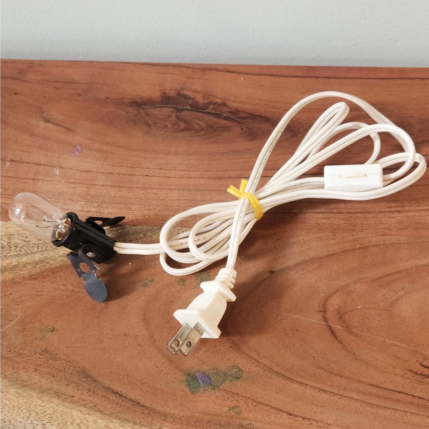 Department 56 Mackellar & Sons Grocery (1984) from Original Snow Village with Working Light Cord