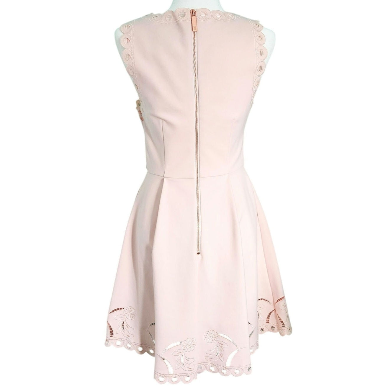 Ted Baker Emalise Pink Sleeveless V-Neck Embroidered Skater Dress Size 2 Women’s Fit & Flare