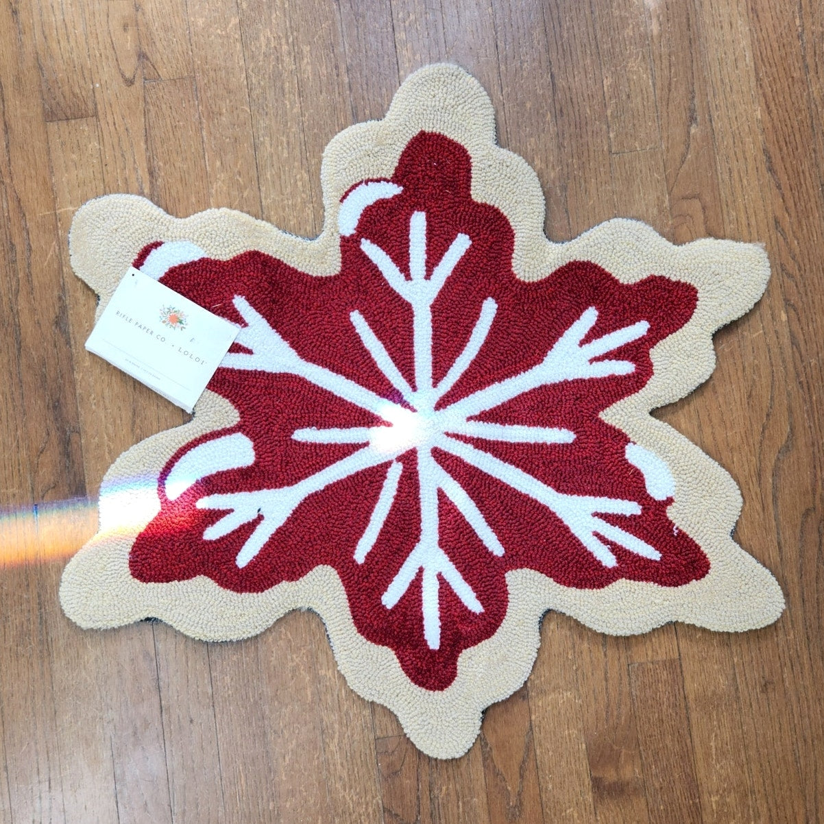 Red Snowflake Hooked Accent Rug | 30” Round | Holiday Collection | NWT