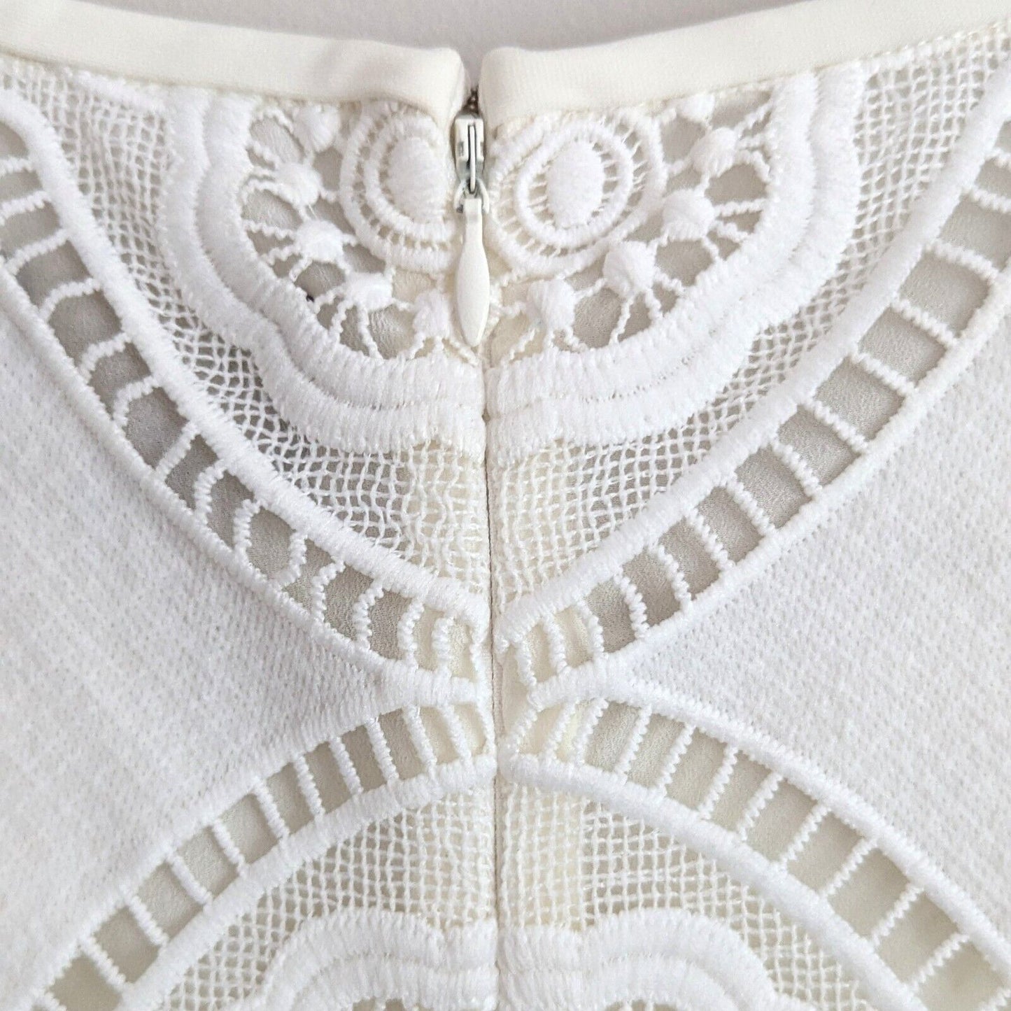 Laundry by Shelli Segal Ivory Eyelet Lace Sleeveless Sheath Dress Women’s Size 6