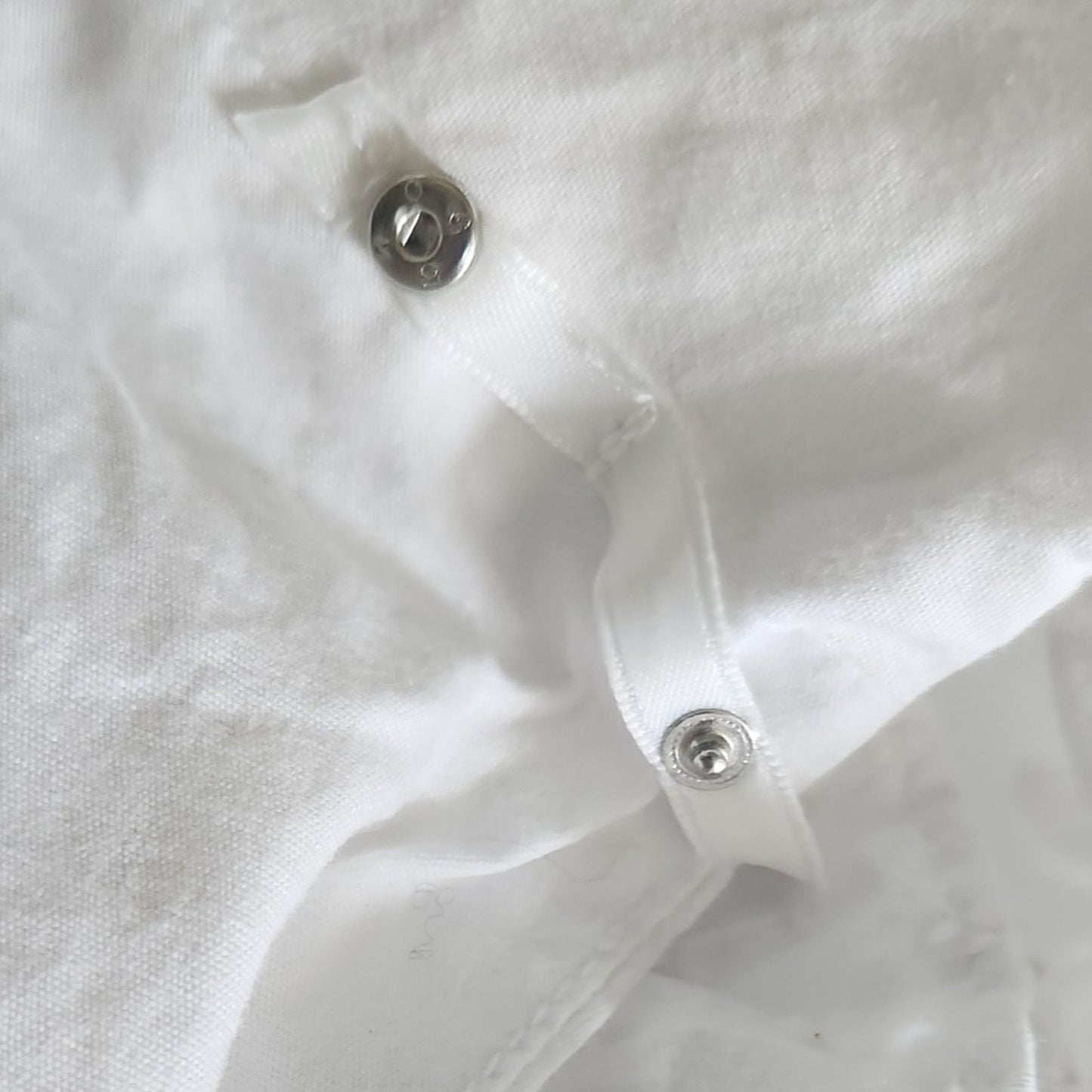 Vineyard Vines White Eyelet Cotton Shift Dress Women’s Size 4 Ruffled Bib Scalloped Hem