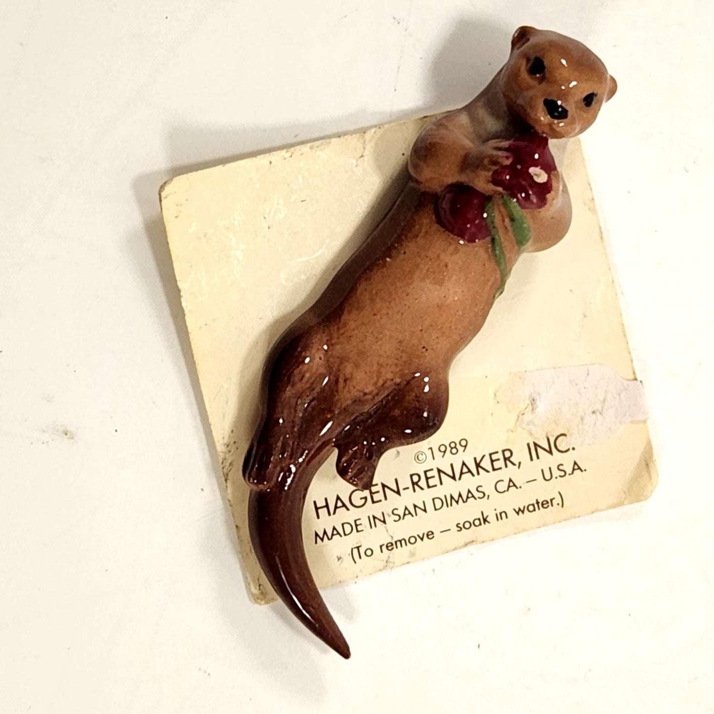 Vintage 1989 Hagen-Renaker Otter Figurine with Flowers – Walt Disney Licensed Miniature on Card – Collectible Ceramic Animal