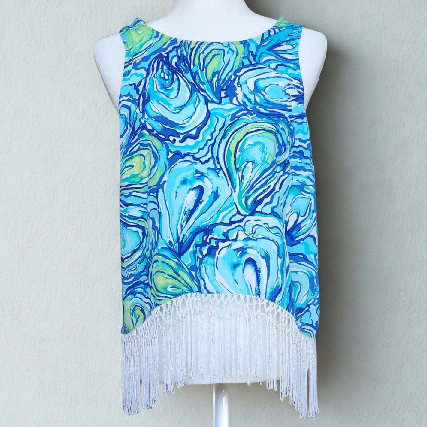 Lilly Pulitzer Women's Sonya Top – Sparkling Blue "Oh Shucks" Oyster Print Fringe Hem Size 8