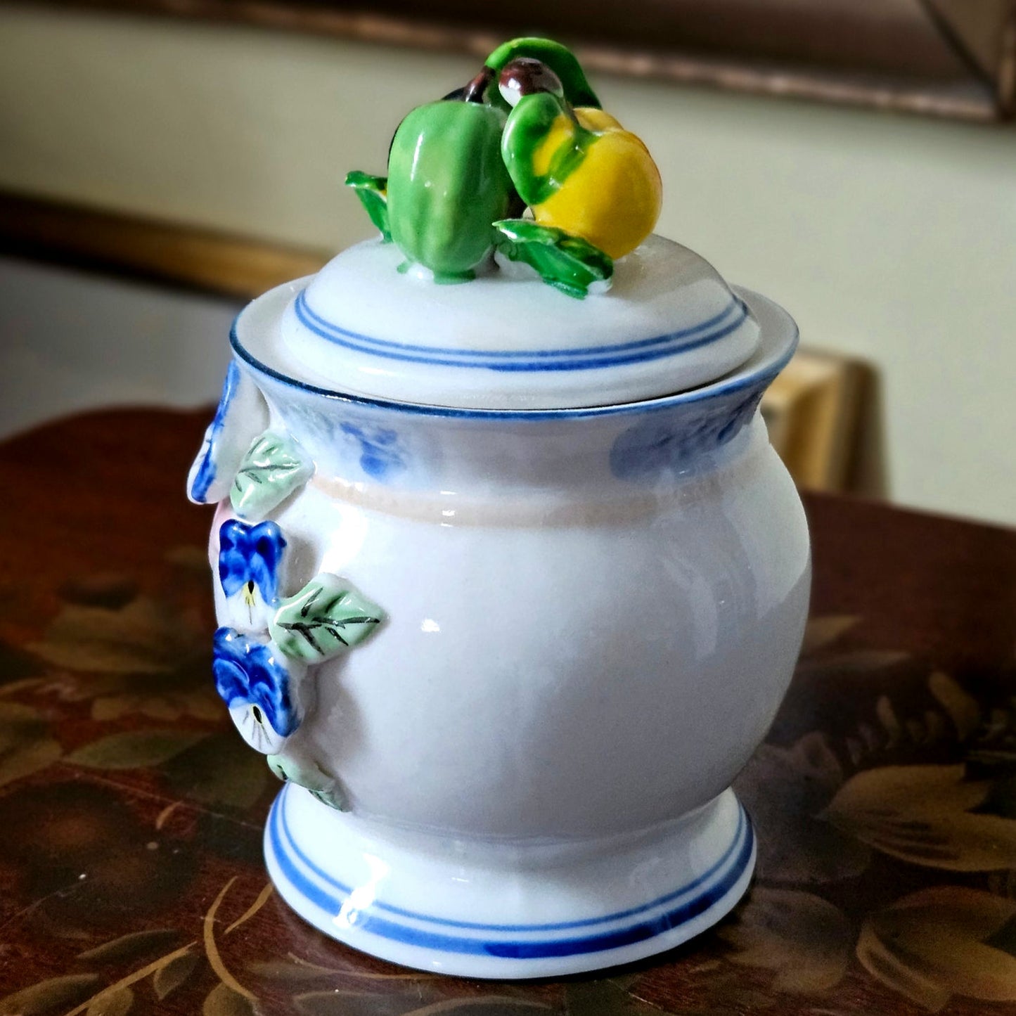 Vintage Blue Floral Tea Gift Basket – Curated Tea Lover Set