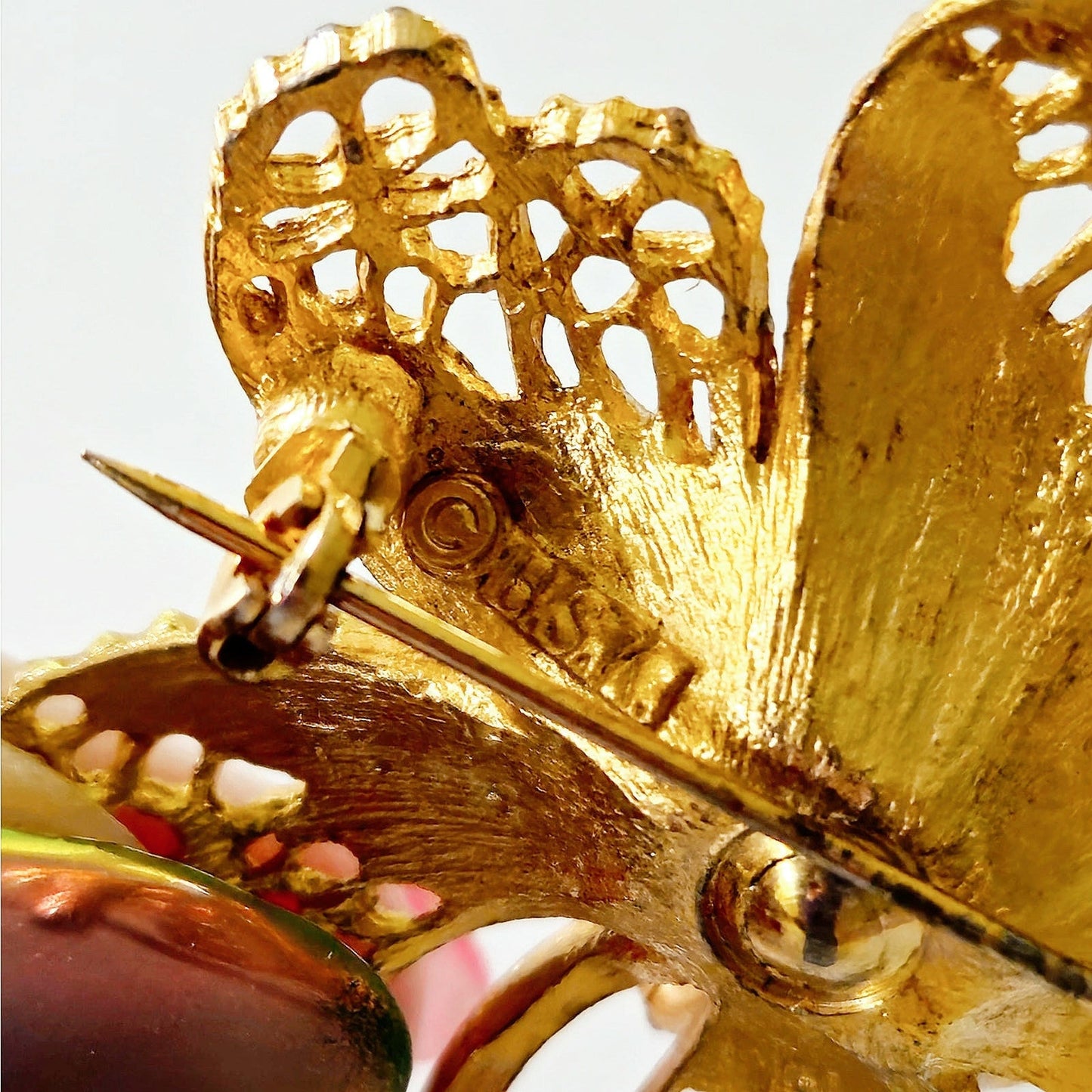 Vintage Mid Century BSK Gold Tone Filigree Pearl & Rhinestone Flower Brooch