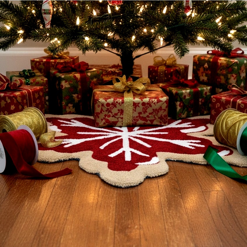 Red Snowflake Hooked Accent Rug | 30” Round | Holiday Collection | NWT