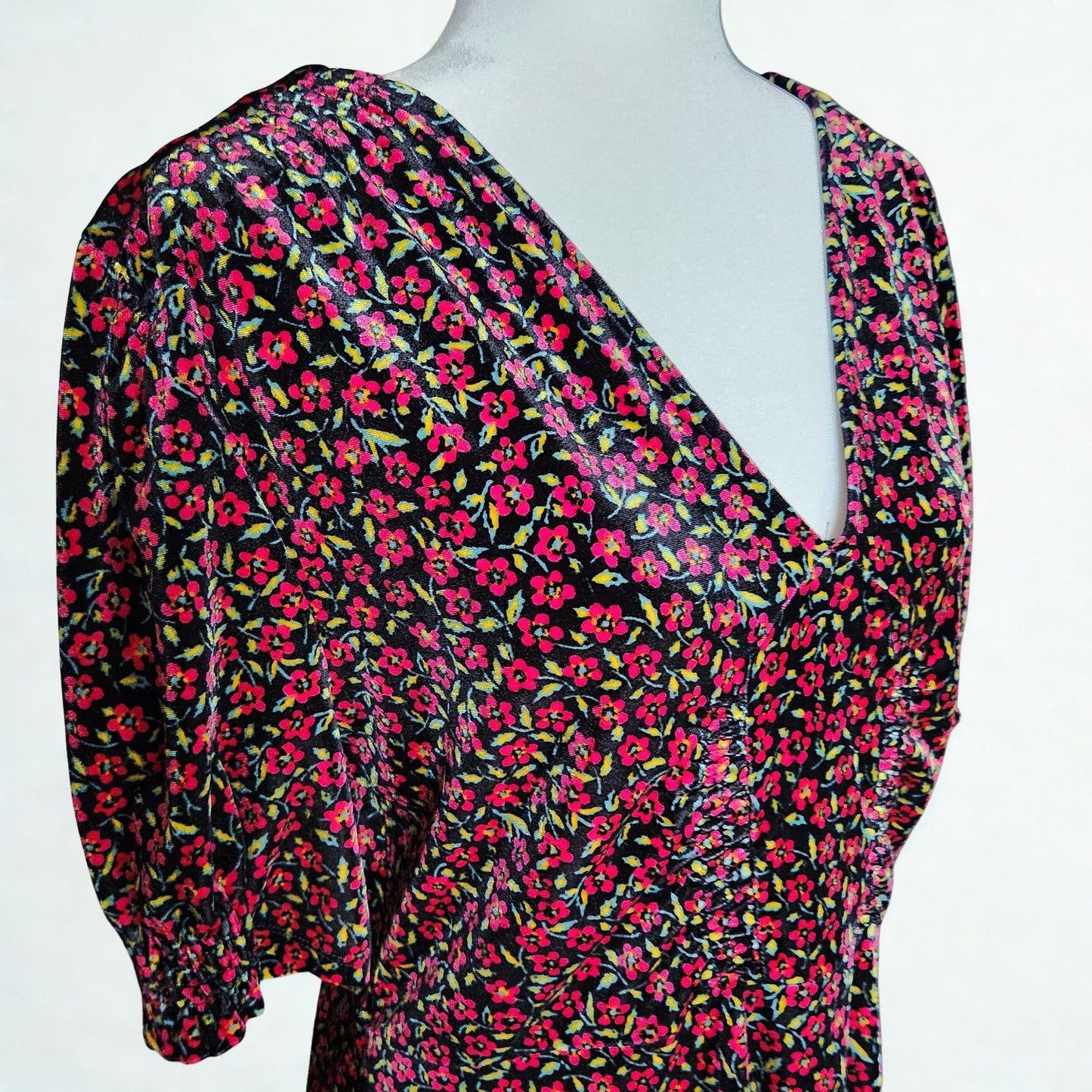 ✨ TOPSHOP “Bizzy Lizzy” Red Velvet Floral Puff Sleeve Tea Dress | Size 12 ✨