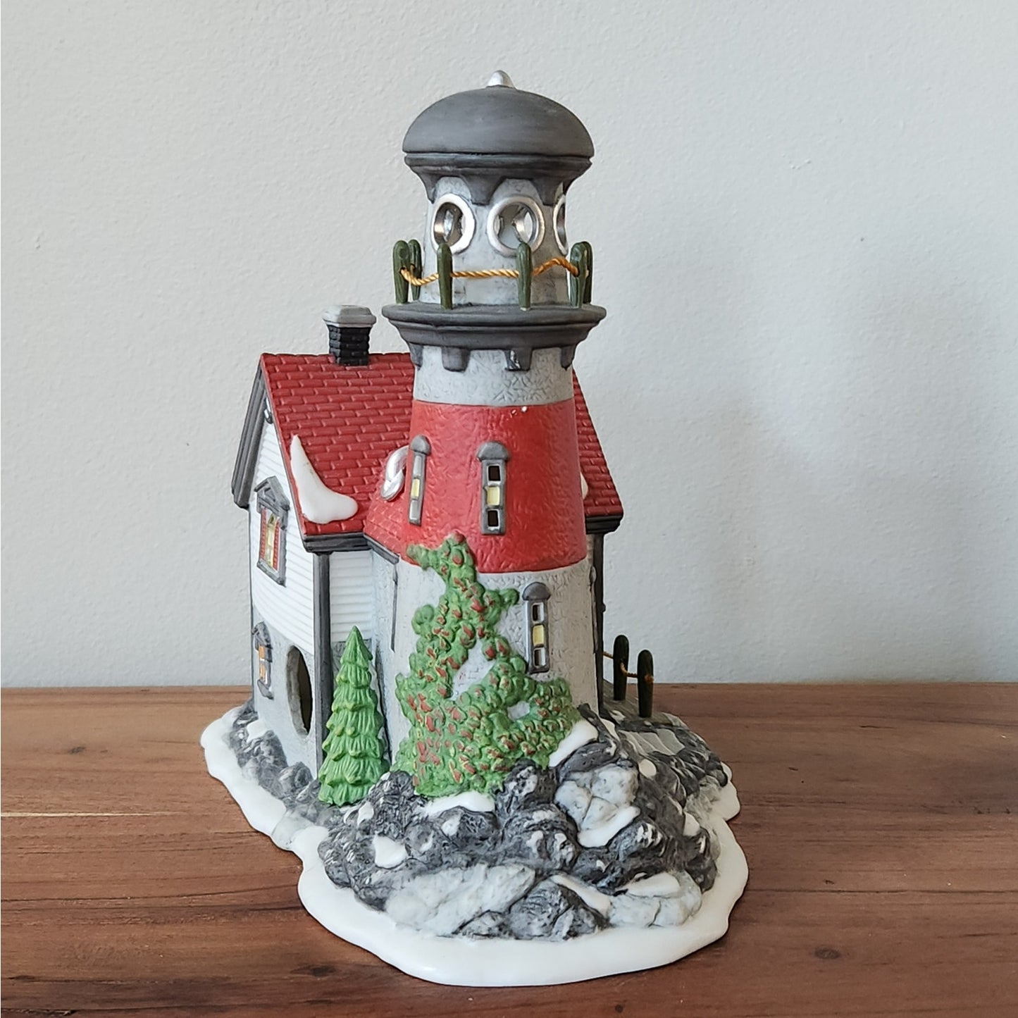 Department 56 – Pigeonhead Lighthouse (1994), New England Village Series