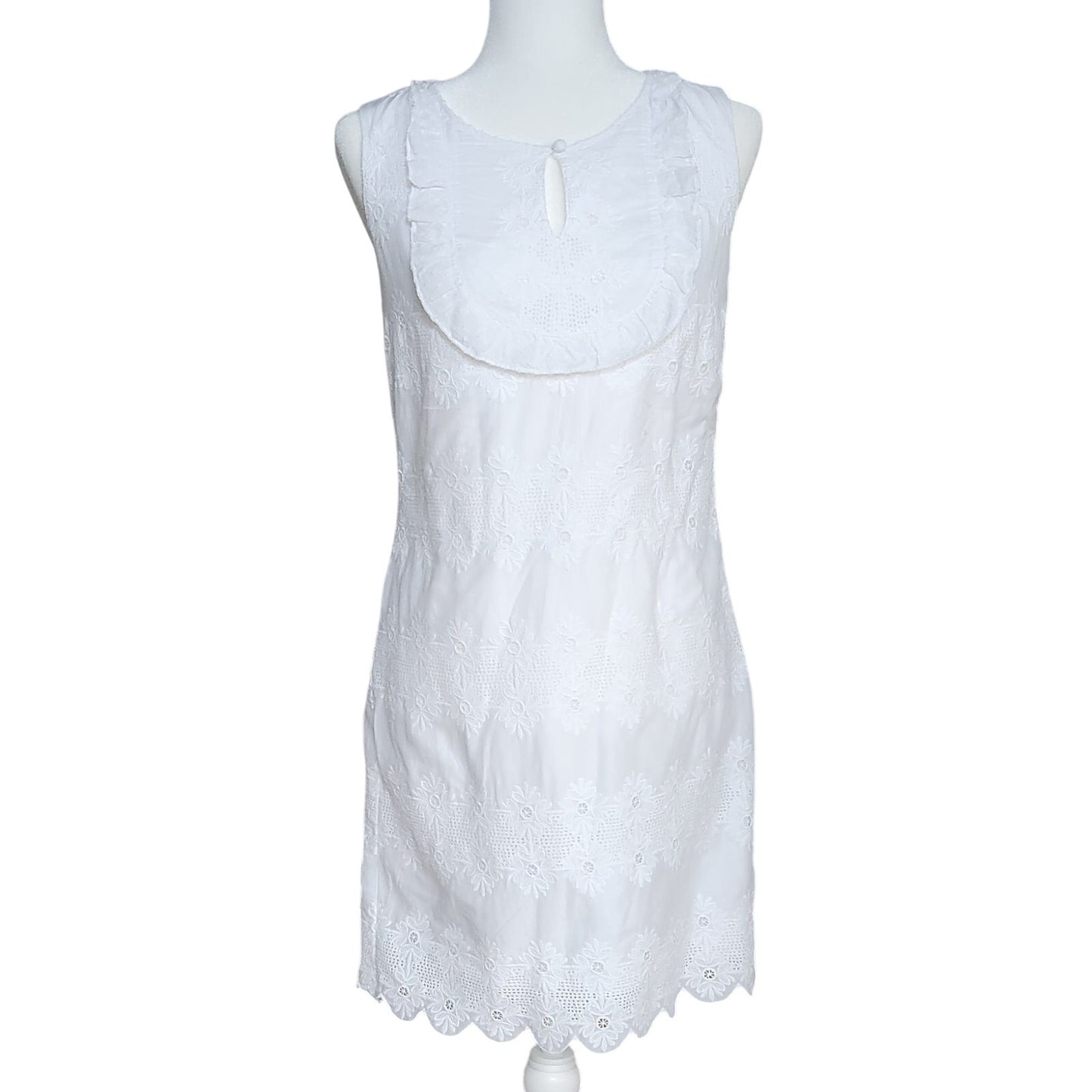 Vineyard Vines White Eyelet Cotton Shift Dress Women’s Size 4 Ruffled Bib Scalloped Hem