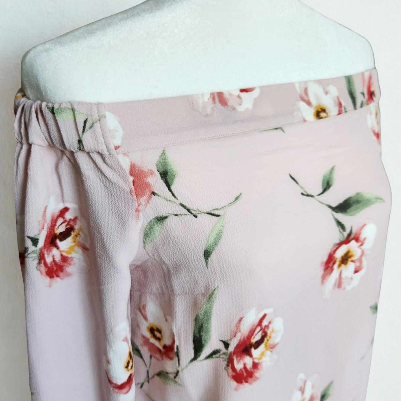 Monteau NWT Women's Off Shoulder Blush Pink Floral Tie Sleeve Blouse | Size M