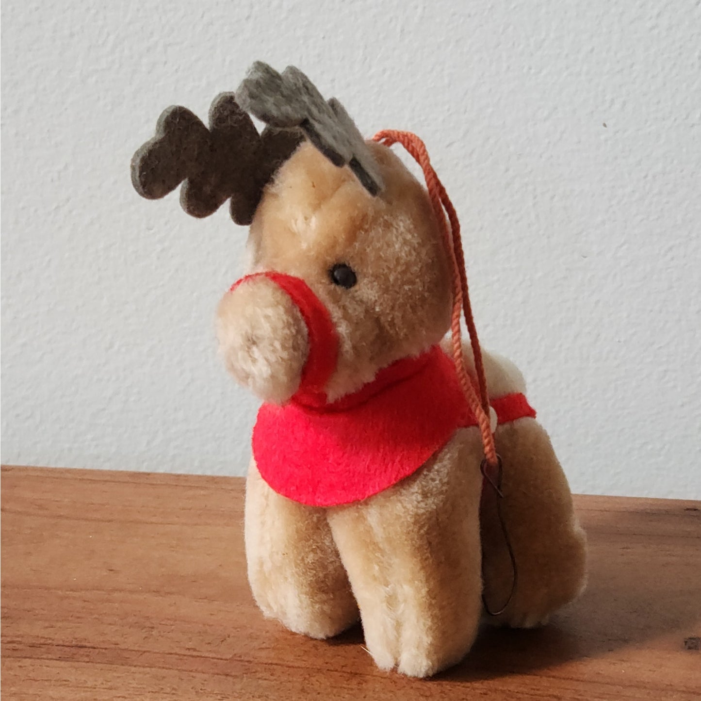 Vintage McDonald’s Holiday Gift Bundle | 2001 “Duh, Happy Holidays” Plate & 1985 Plush Reindeer Ornament