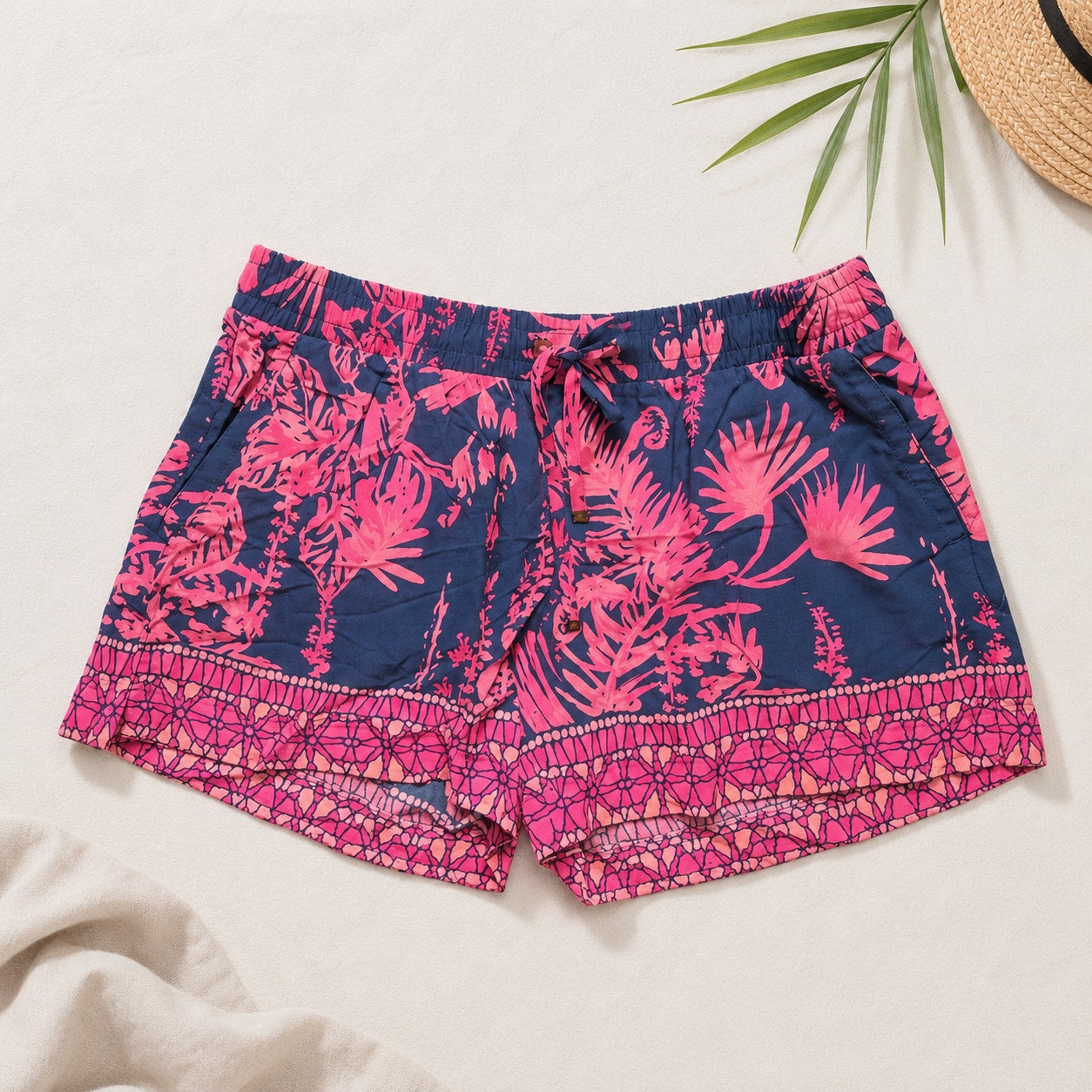 Lilly Pulitzer Rayon Katia Shorts | Indigo Night Caw Tropical Print | Women's S