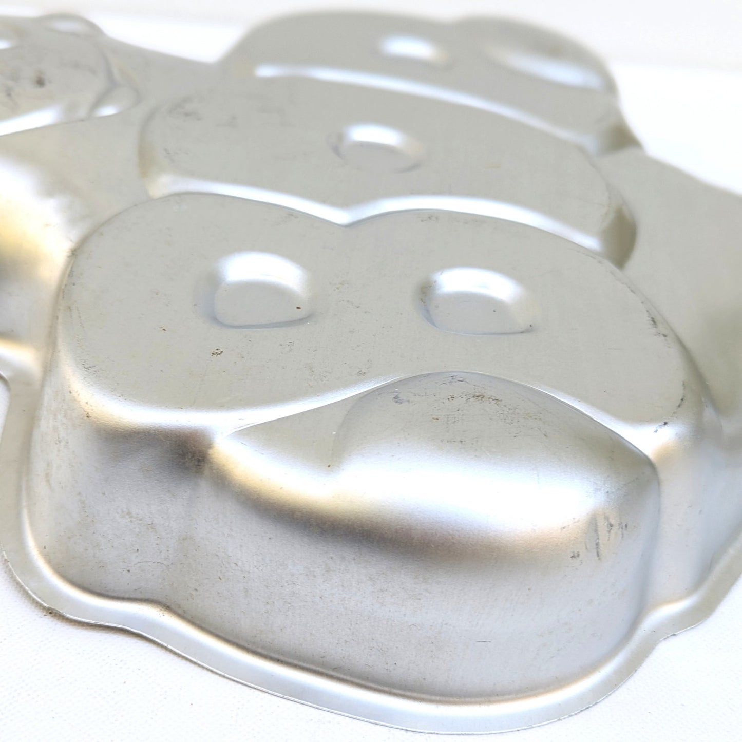 Vintage 1988 Wilton Friendly Ghost Boo Cake Pan Mold | 16” Halloween Cake Tin | Retro Spooky Party Bakeware | Collectible Wilton Cake Pan