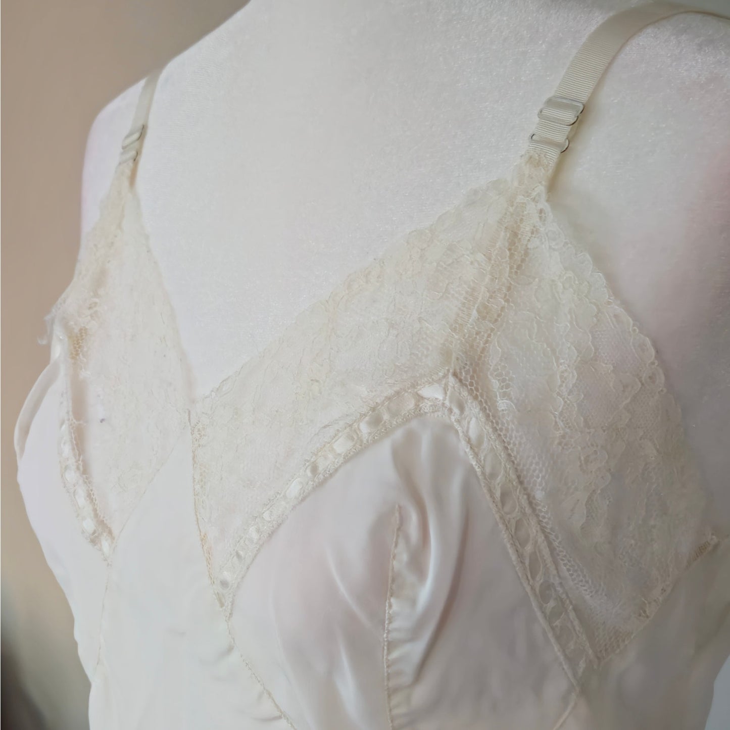 Vintage Barbizon “Bryn Fit” Lace-Trim Nylon Camisole | USA Made | c. 1960s