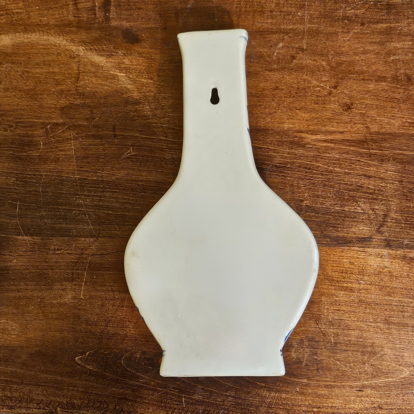 1990s Blue & White Wall Pocket Vase – Baum Bros “Formalities” Chinoiserie Floral