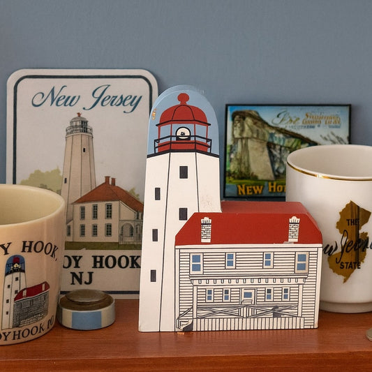 Cat’s Meow Village Sandy Hook Lighthouse Shelf Sitter | 1990 Series Signed 1995 | Vintage Home Wooden Collectible