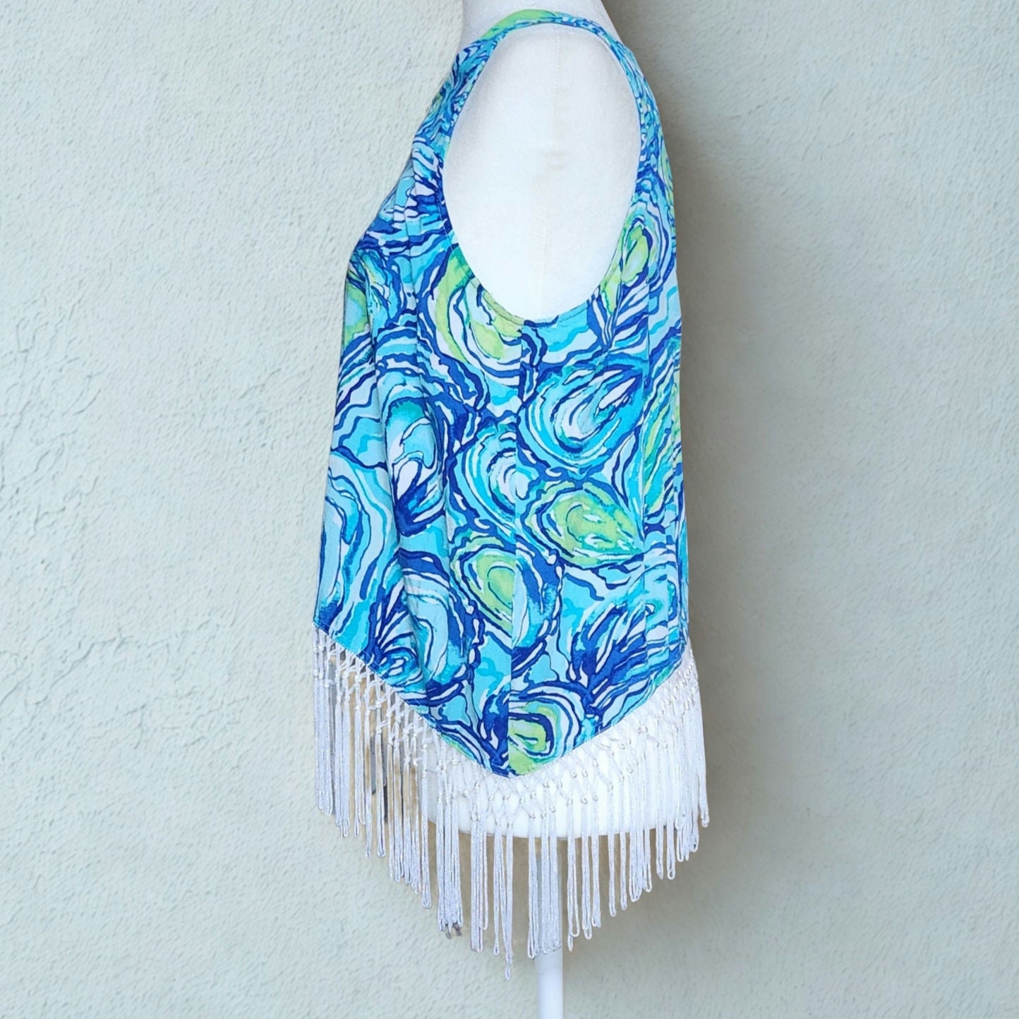 Lilly Pulitzer Women's Sonya Top – Sparkling Blue "Oh Shucks" Oyster Print Fringe Hem Size 8