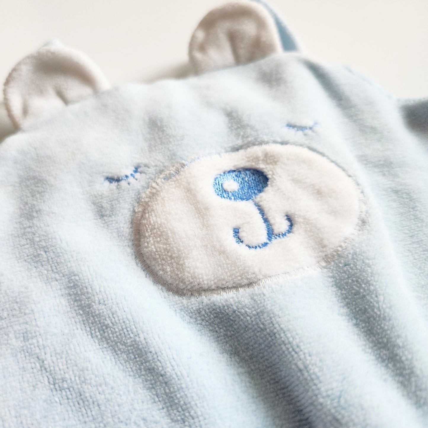 1980s Velour Baby Blue Bear Footie Overalls – Size 0-3 Months (Up to 13 lbs)