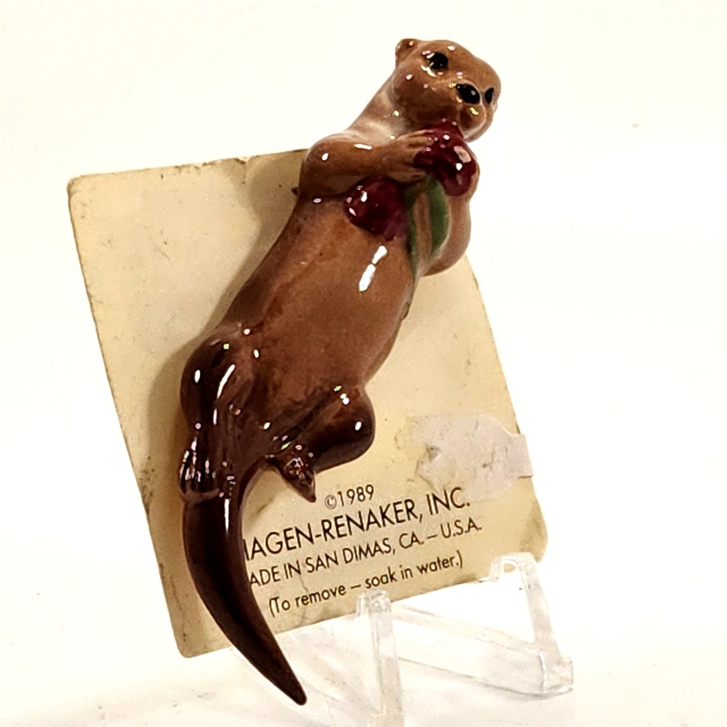 Vintage 1989 Hagen-Renaker Otter Figurine with Flowers – Walt Disney Licensed Miniature on Card – Collectible Ceramic Animal