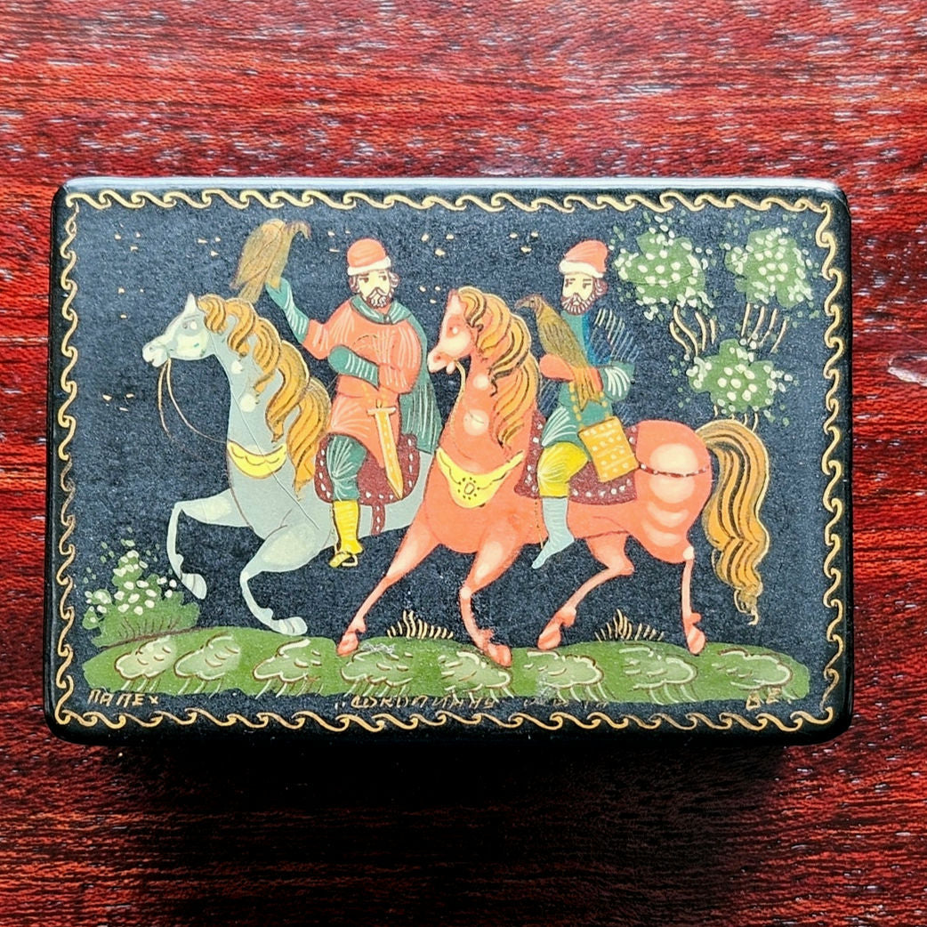 Vintage Russian Signed Palekh Lacquer Box Hand Painted Folk Scene