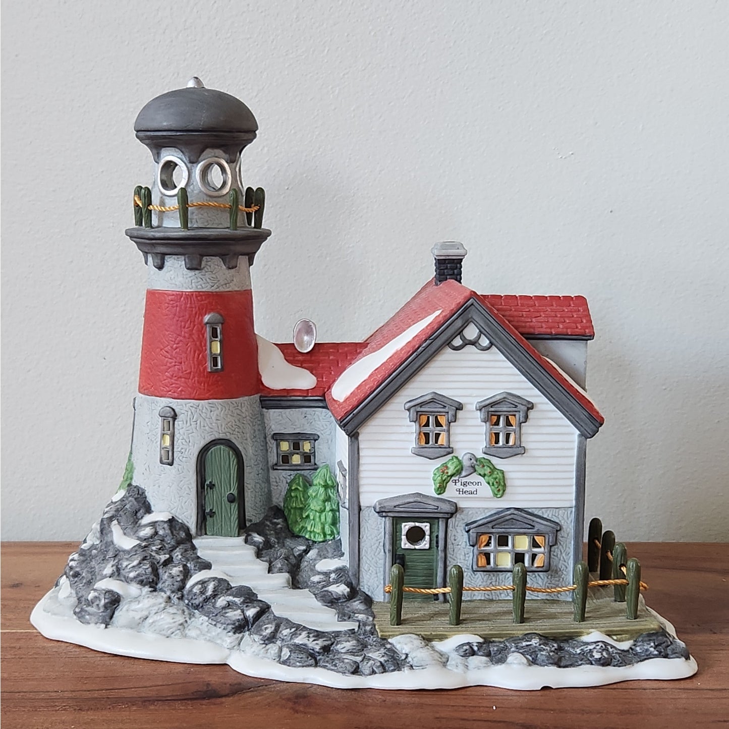 Department 56 – Pigeonhead Lighthouse (1994), New England Village Series