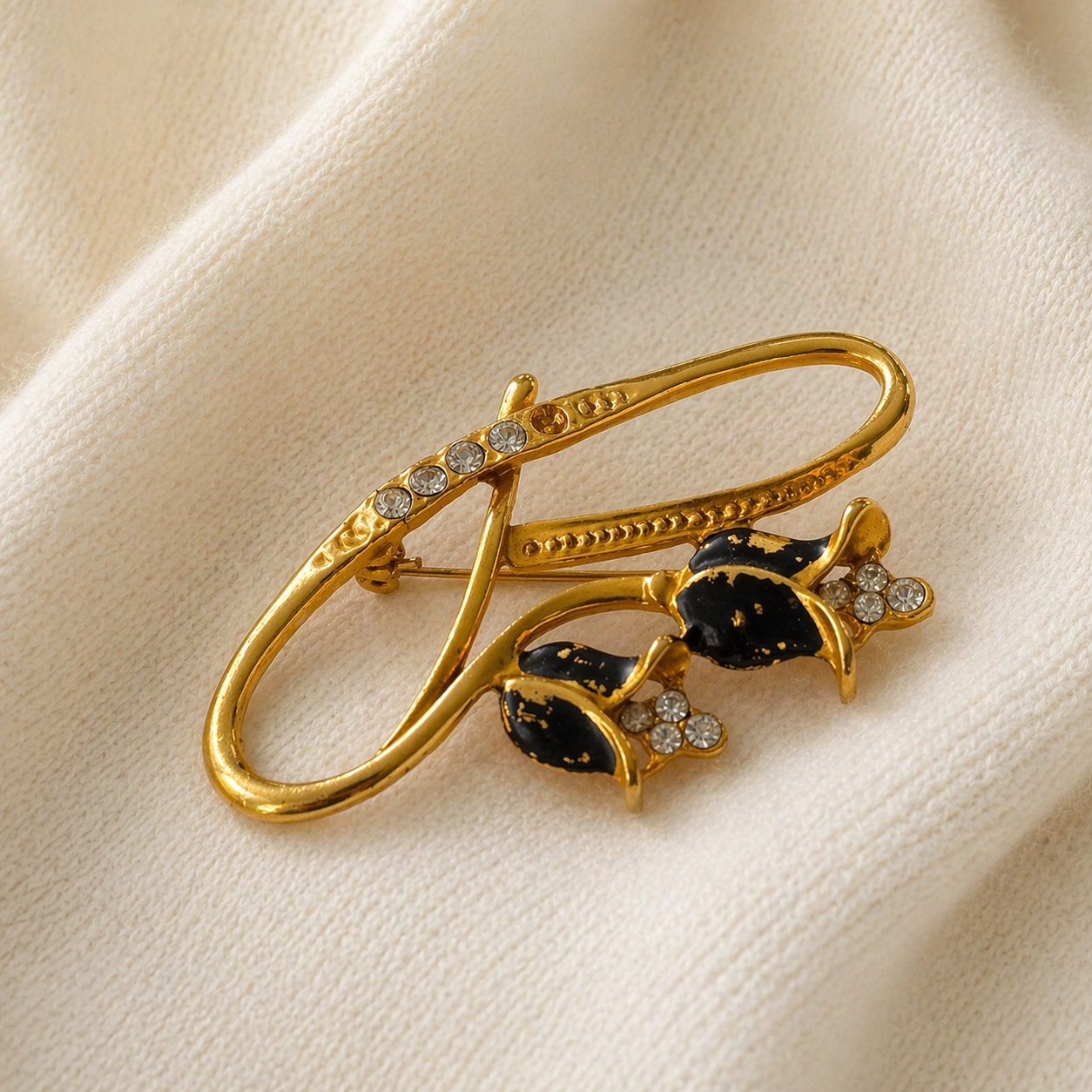 Vintage Gold Tone Rhinestone Floral Brooch