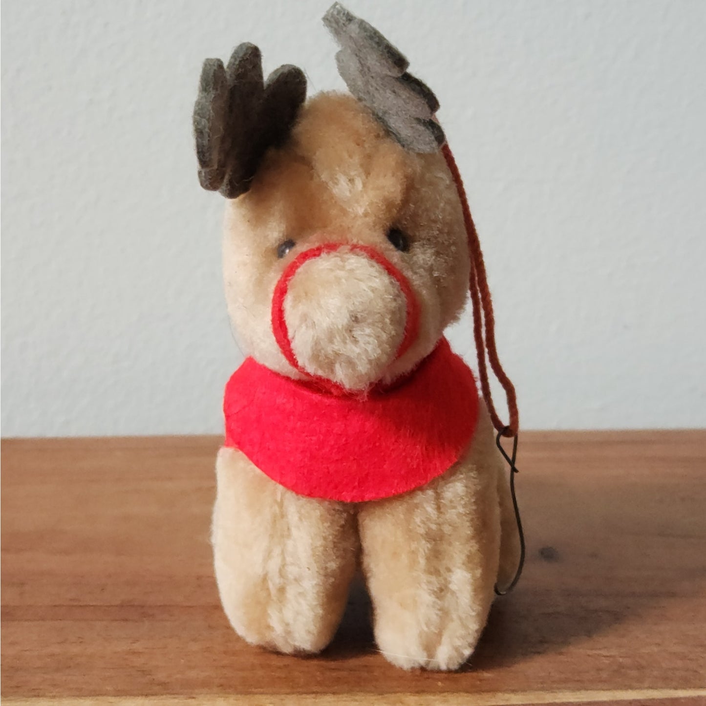 Vintage McDonald’s Holiday Gift Bundle | 2001 “Duh, Happy Holidays” Plate & 1985 Plush Reindeer Ornament