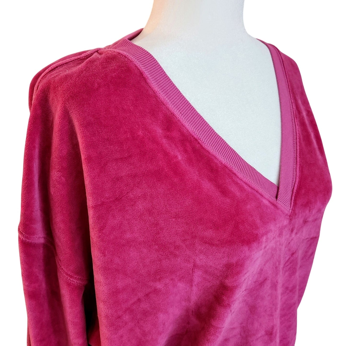 AMO for Anthropologie Pink Velour V-Neck Pullover Sweatshirt Women’s Size M