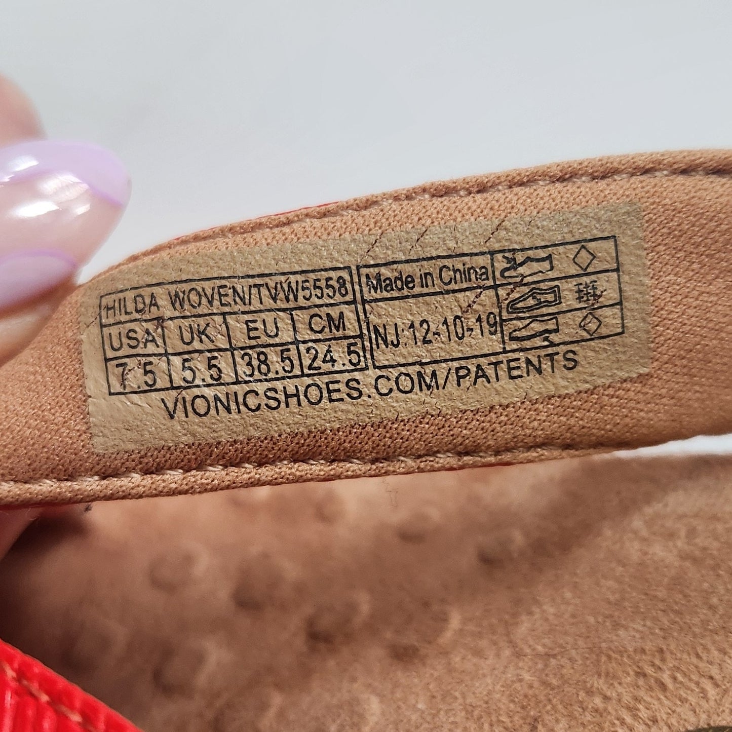 Vionic Women’s Hilda Woven Thong Sandal – Coral Red & Gold Size 7.5