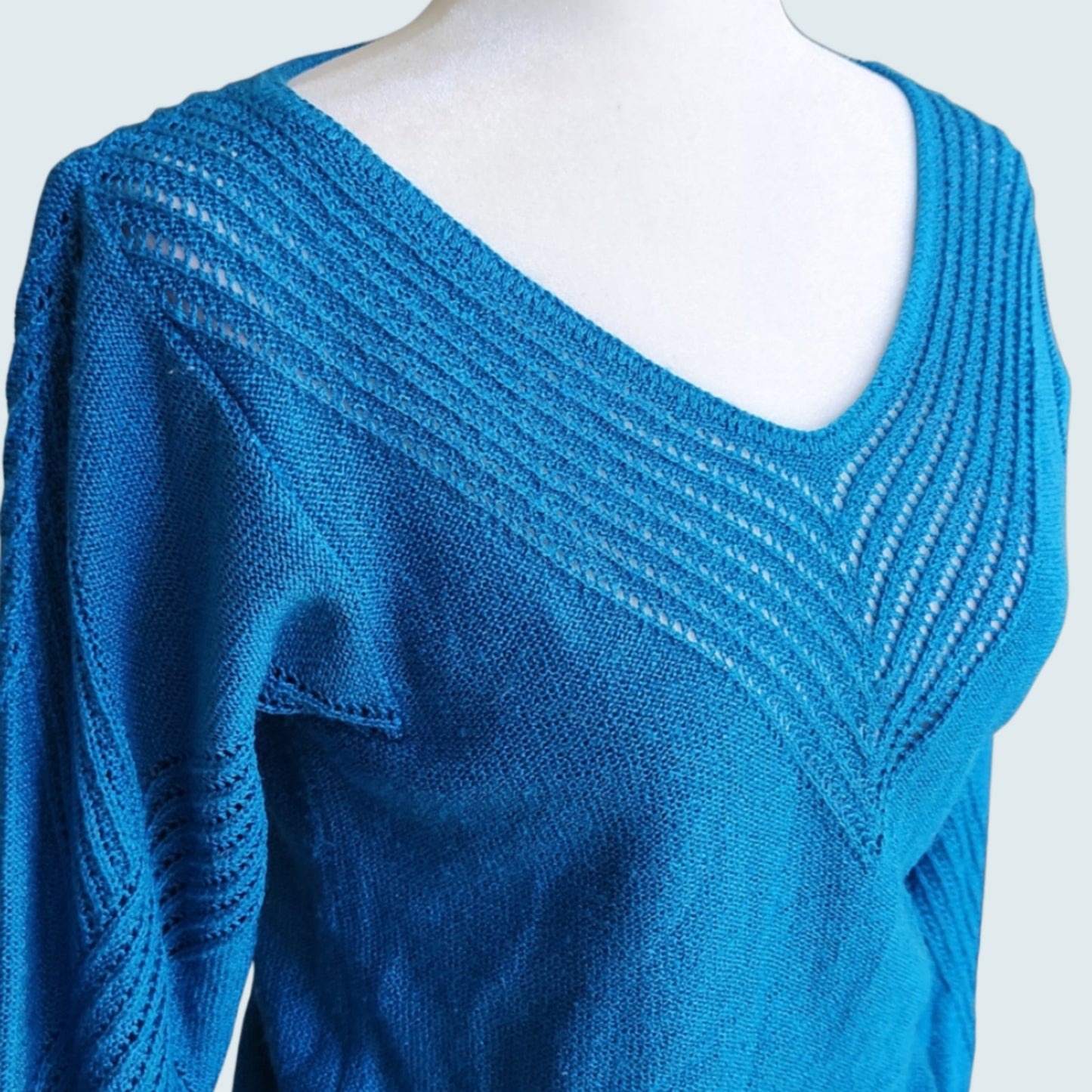 1980s Oscar de la Renta Bright Blue Knit Sweater | Chevron Detail V-Neck | Women's S