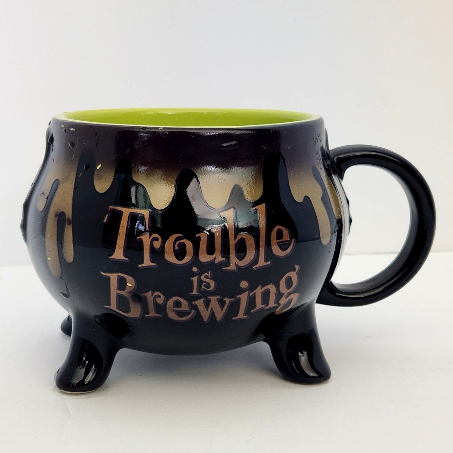 Disney's Hocus Pocus “Trouble Is Brewing” Cauldron Color Changing Halloween Mug