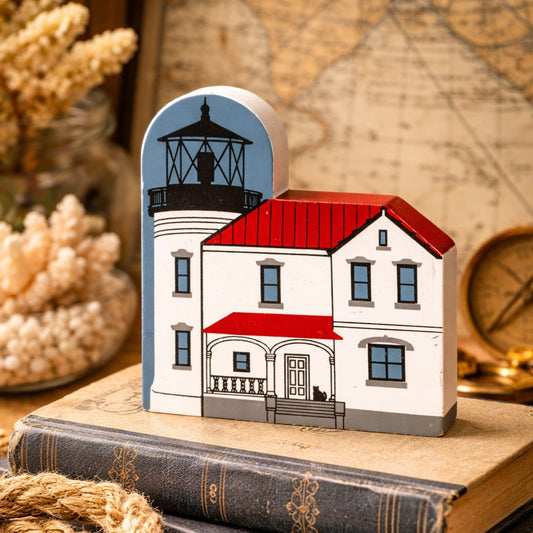 Vintage Cat’s Meow Admiralty Head Lighthouse Shelf Sitter | 1990s Washington Signed