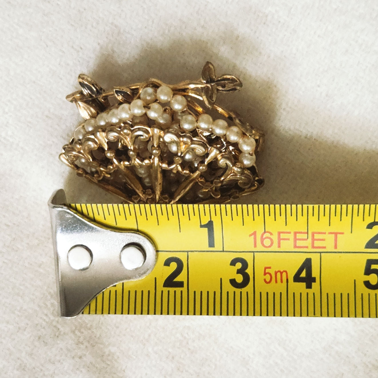 Mid-Century Gold Tone Fan Brooch with Faux Pearls – Ornate Filigree Design