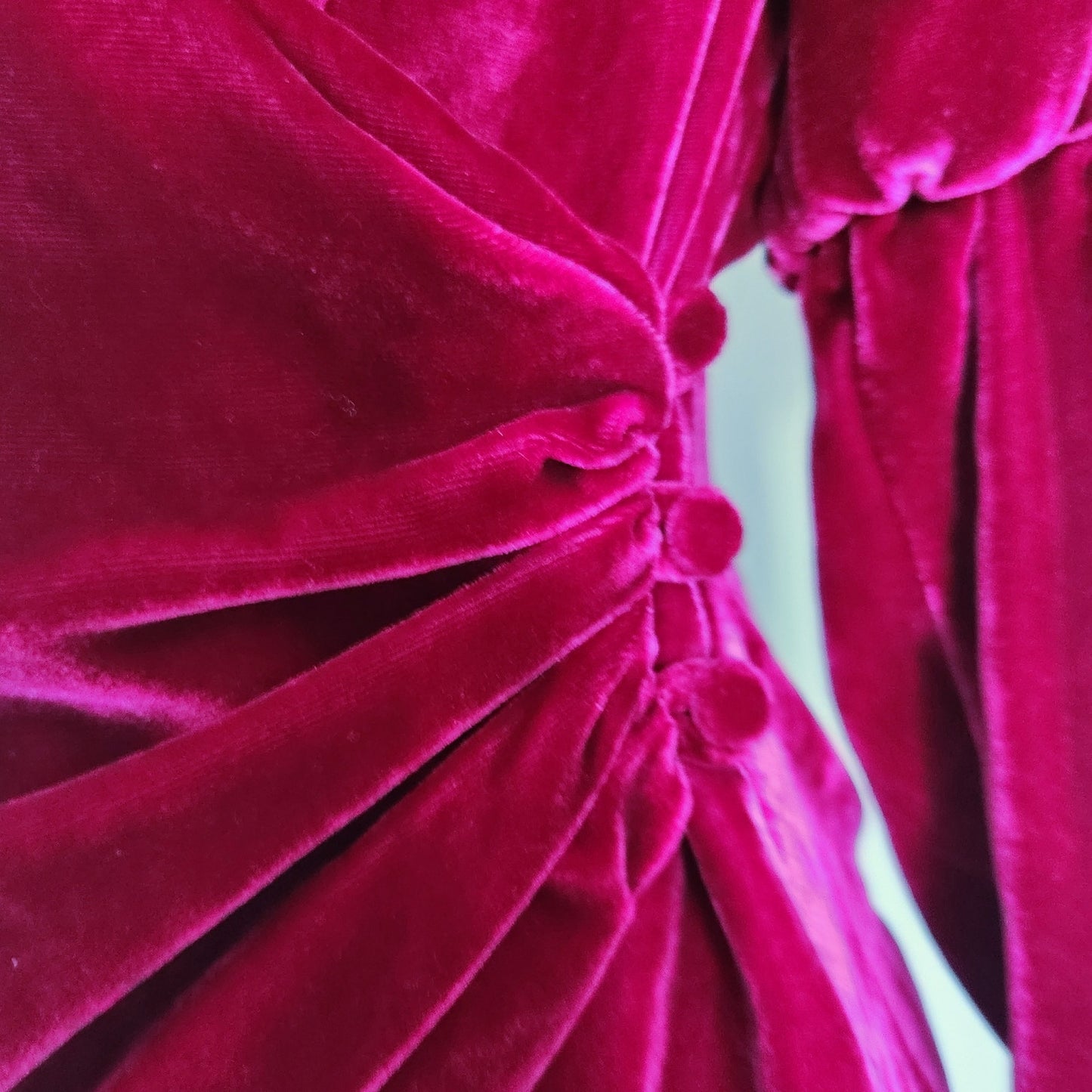 Cinq à Sept Women's Theo Velvet Puff Sleeve Wrap Top Fuschia Size S Silk Rayon Blend NWT