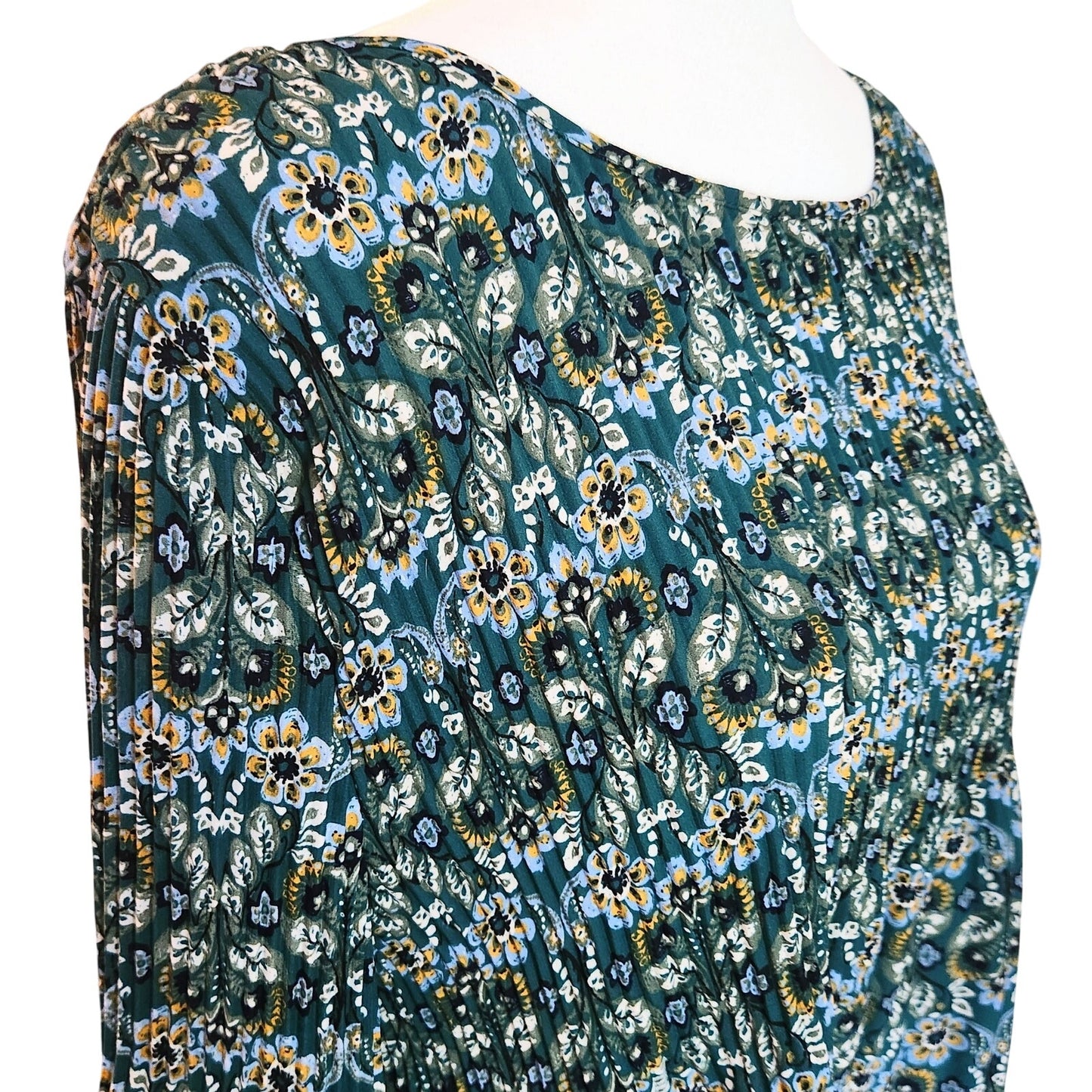 🛍️ Max Studio Women’s Green Floral Crepe Pleated Long Sleeve Blouse – Size L