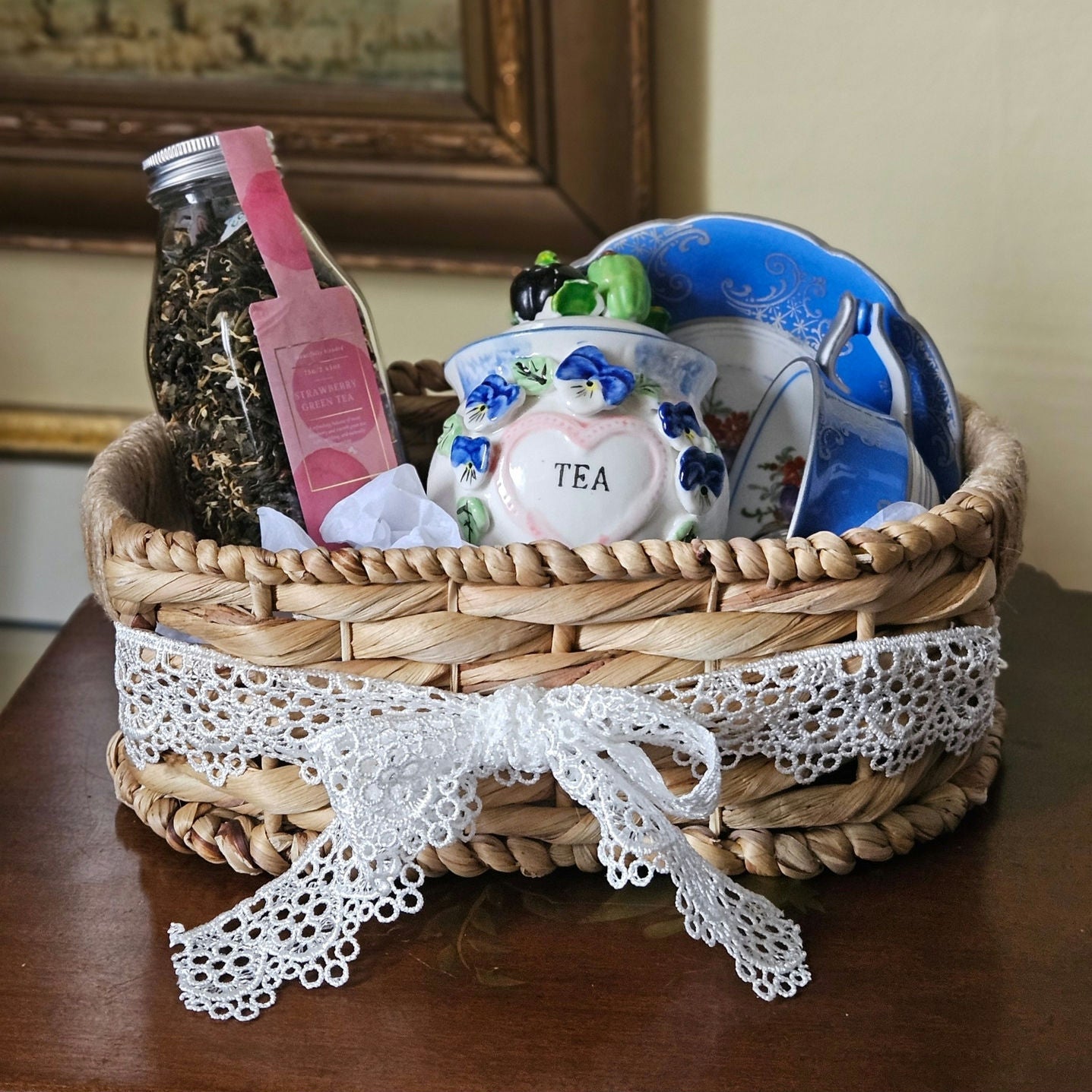 Vintage Blue Floral Tea Gift Basket – Curated Tea Lover Set