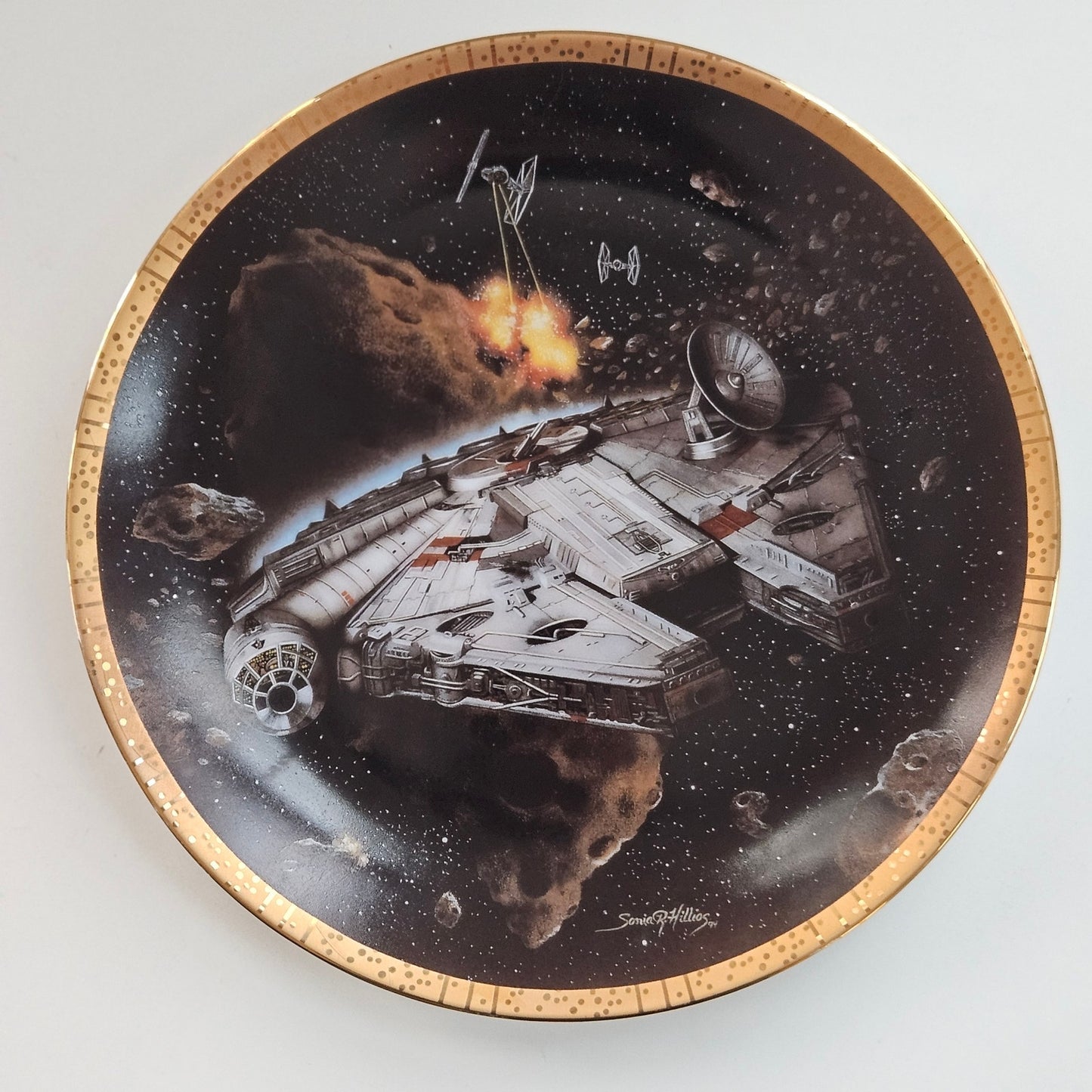 Vintage 1994 Star Wars Space Vehicles Series Millennium Falcon Plate