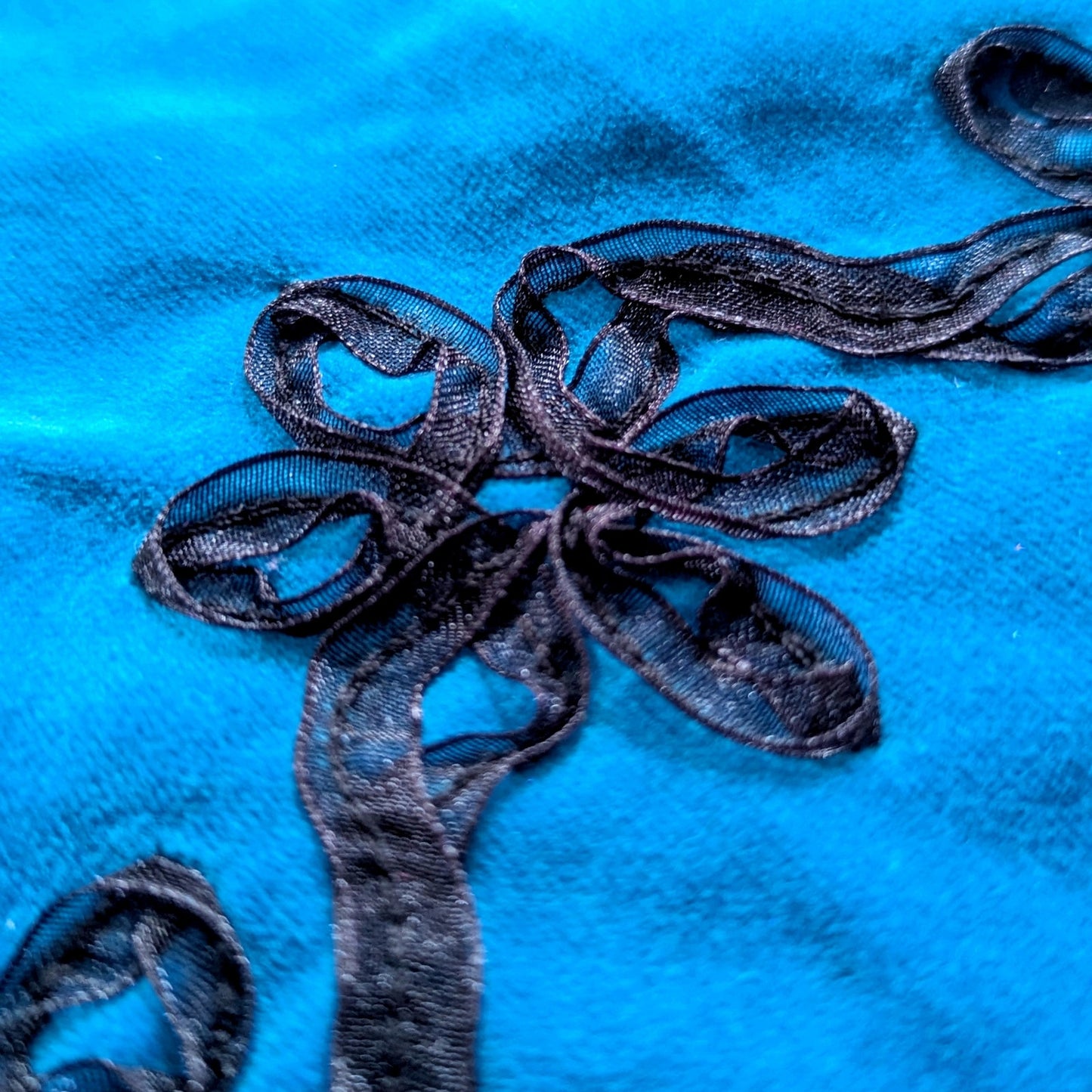 Hanna Andersson Girls Blue Velvet Jumper Dress | Size 130 (6-7) Black Ribbon Floral Detail