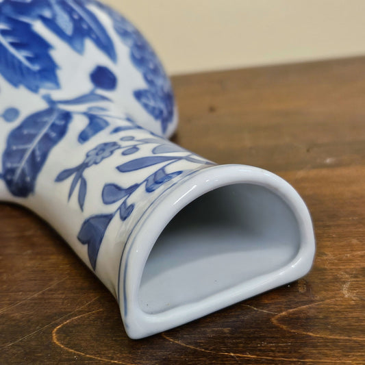 1990s Blue & White Wall Pocket Vase – Baum Bros “Formalities” Chinoiserie Floral