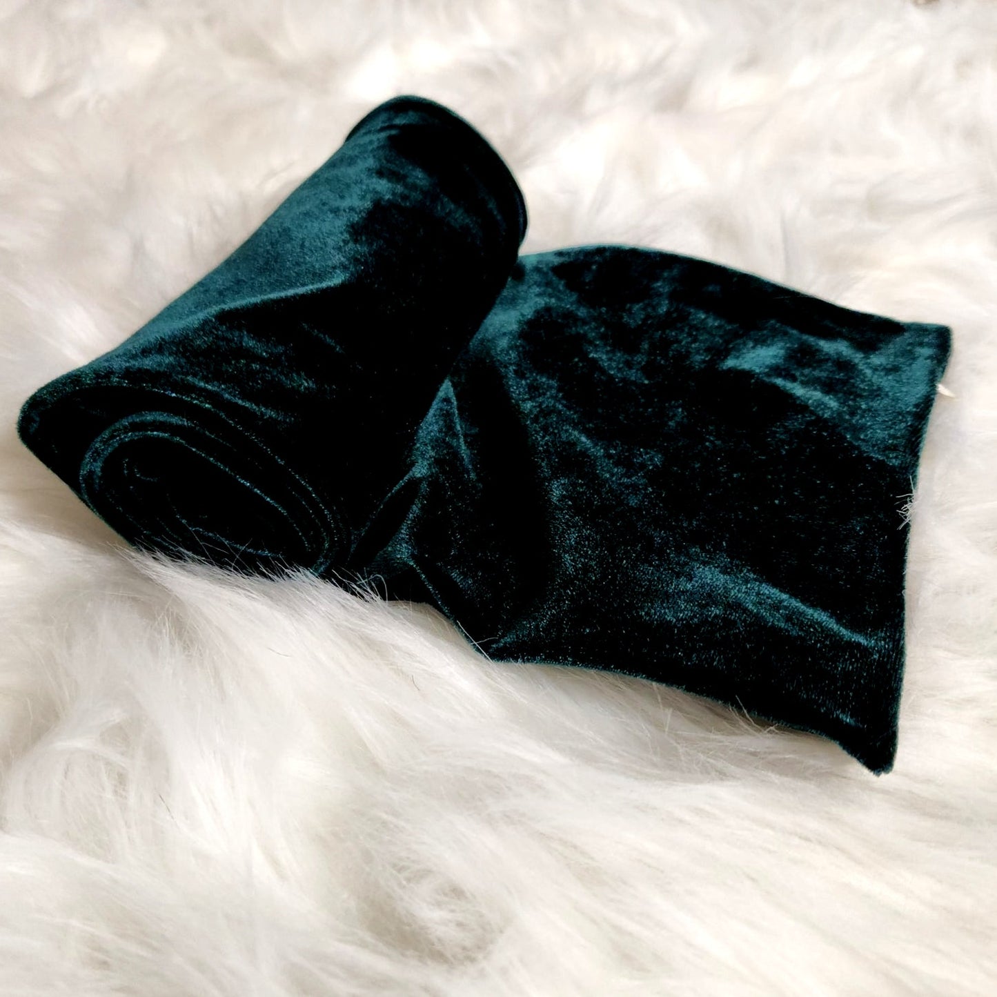 Vintage Emerald Velvet Scarf | Classic Green Winter Accessory
