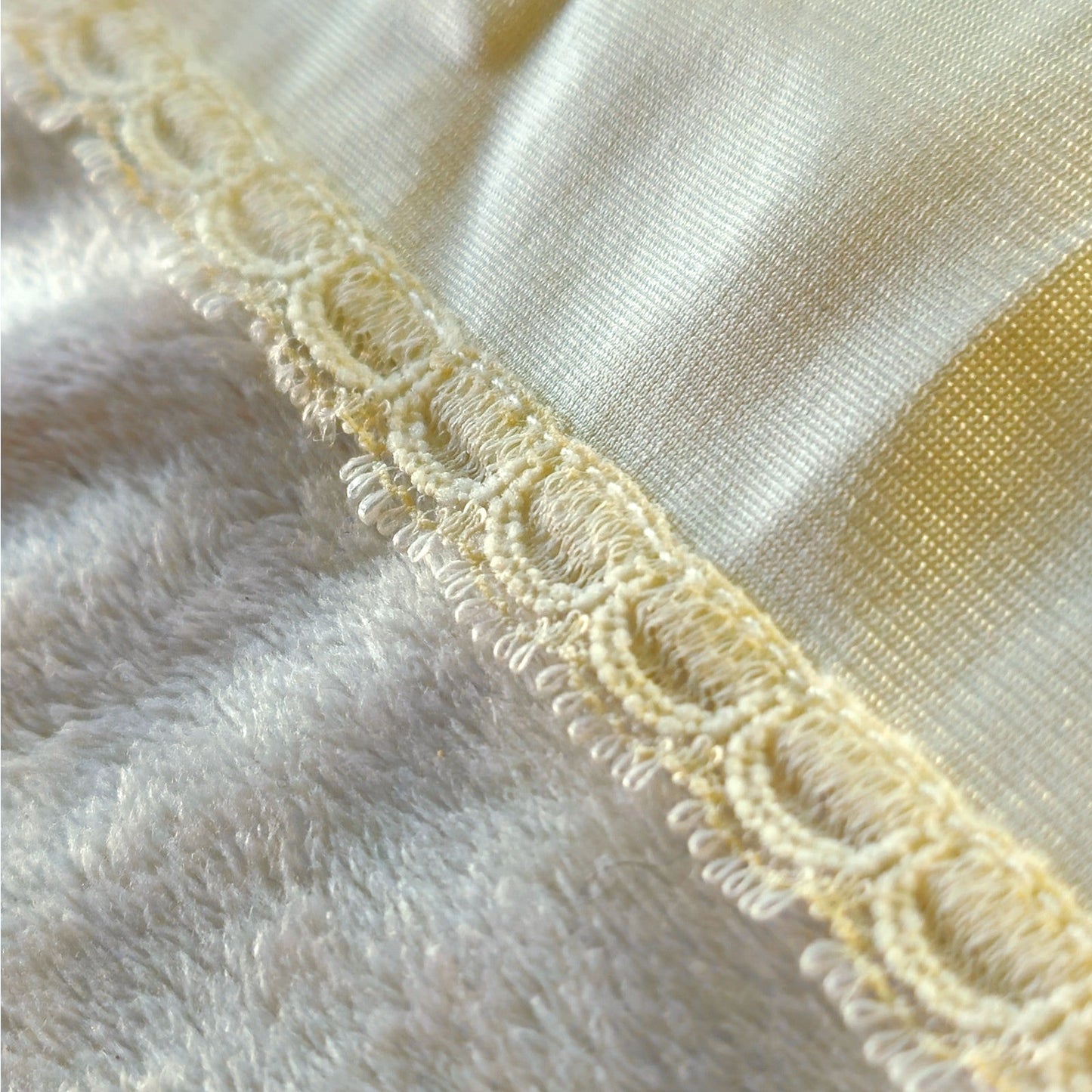 Vintage Vanity Fair Half Slip | Ivory Nylon | Mid-Century 1960s/70s | Women's M