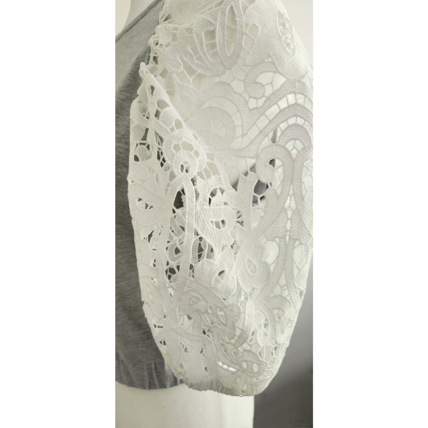 Anthropologie / Dolan Left Coast Collection Lace Sleeve Gray & White Sweatshirt Women's Size XS