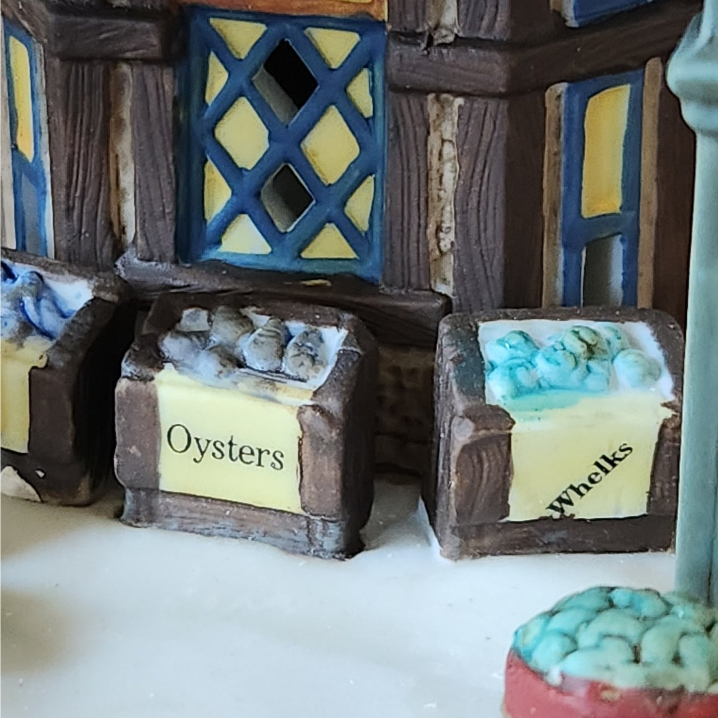Leed’s Oyster House – Dickens’ Village – Department 56 (1999) - New in Box!