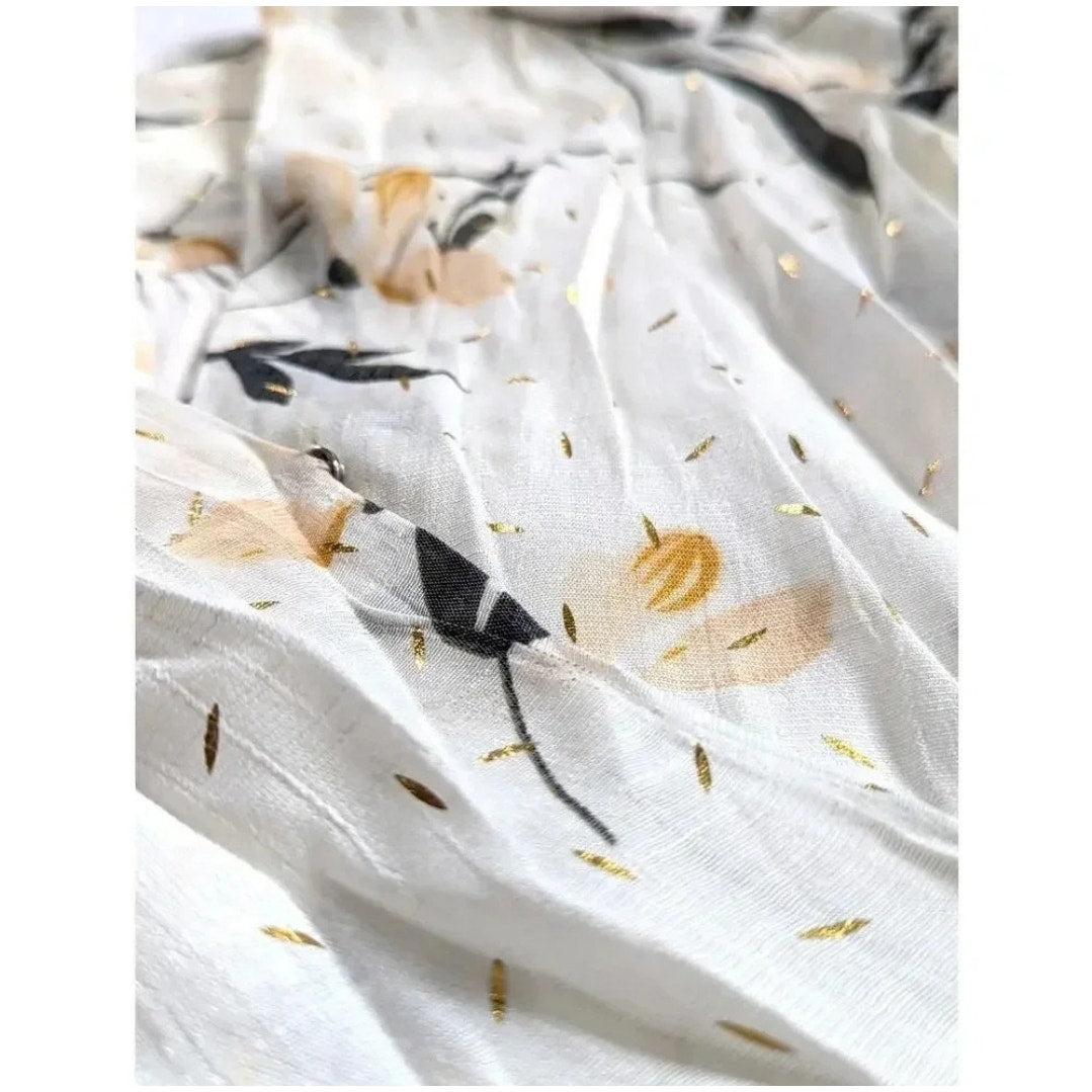 🌸 Elegant Harvé Benard Petite Blouse – White Floral with Gold Metallic Specks – Women's Size PL