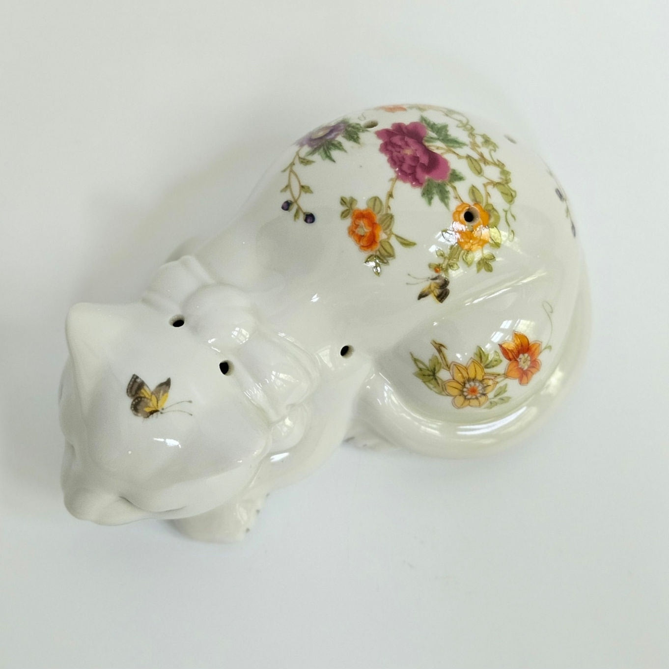1980s East Wind San Francisco Sleeping Cat Potpourri Floral Porcelain Figurine