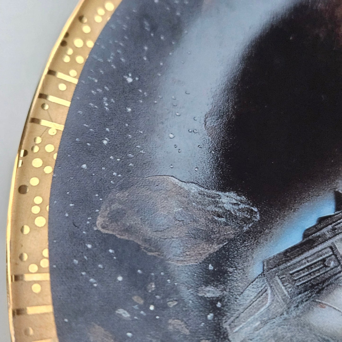 Vintage 1994 Star Wars Space Vehicles Series Millennium Falcon Plate