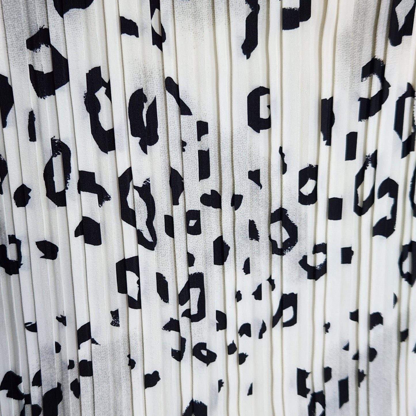 1980s Leopard Print Blouse | Sleeveless Pleated Ivory Black Top | Women's S