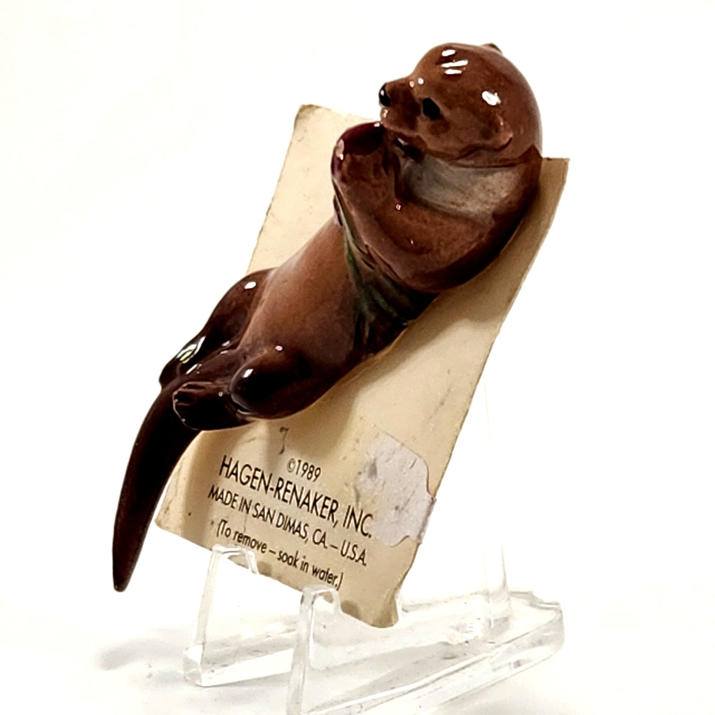 Vintage 1989 Hagen-Renaker Otter Figurine with Flowers – Walt Disney Licensed Miniature on Card – Collectible Ceramic Animal